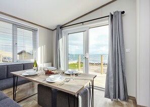 Dining - Signature Lodge 2 Bedroom Hot Tub (Anstruther)