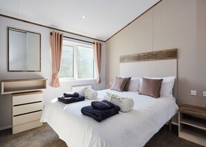 3 bedrooms - Signature Lodge 3 Bedroom Hot Tub (Pet Friendly) (Anstruther)