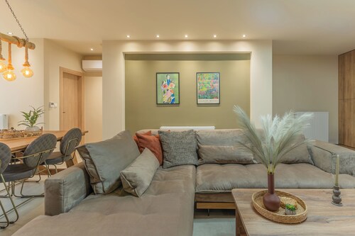 Stilvi - A luxurious contemporary villa in a peaceful location
