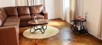 Perfect View - Private Downstairs in Shared House