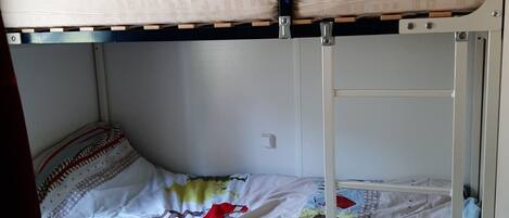3 chambres, fer et planche à repasser, accès Internet