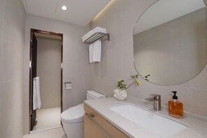 Standard Suite, City View | Bathroom - UH Suite The Seolleung (Seoul)