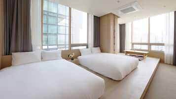 Premier City Suite | Blackout curtains, iron/ironing board, free WiFi, bed sheets