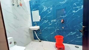 Bathroom - Hotel GD Residency - near Prem mandir (Vrindavan)