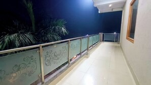 Property grounds - Hotel GD Residency - near Prem mandir (Vrindavan)