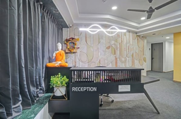Lobby - Hotel Saarthi Inn Surat (Surat)