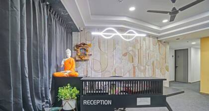 Hotel Saarthi Inn Surat