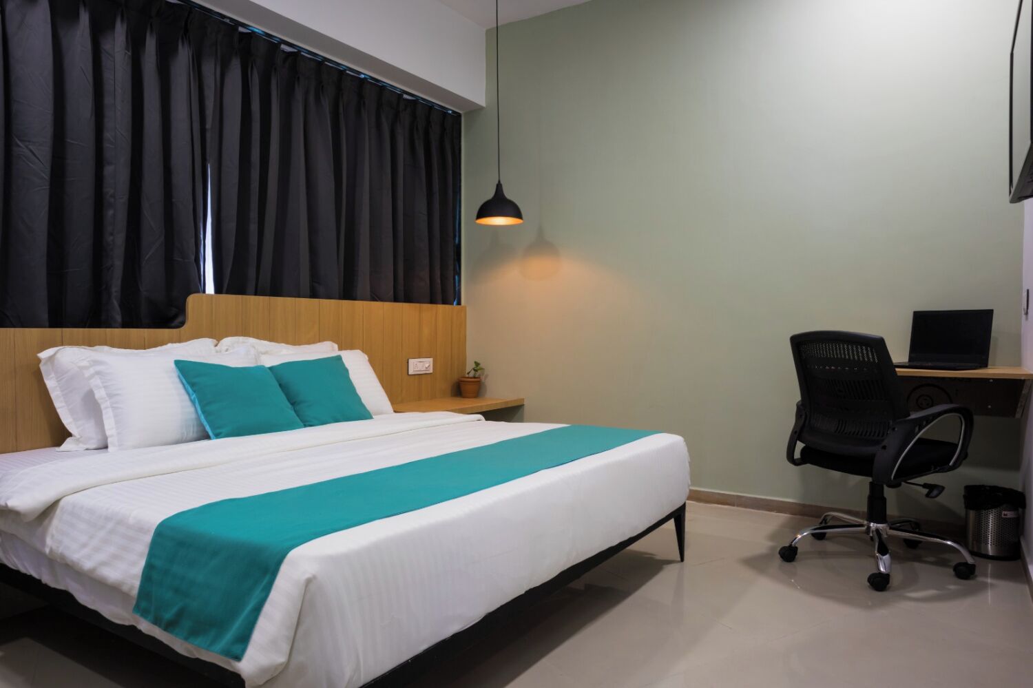 Deluxe Double Room | Free WiFi