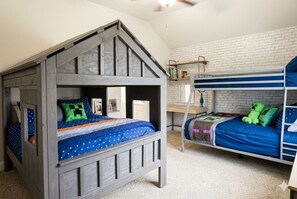 4 bedrooms, iron/ironing board, WiFi, bed sheets - Large Dallas Area Rental - 4,000 Sq Ft Home for World Cup 2026 (Allen)