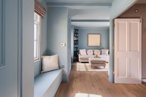 Interior - 2 Mins Walk to The Ritz, Mayfair House (Greater London)
