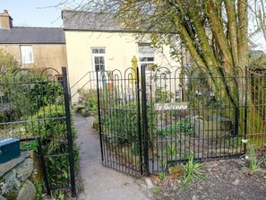 Property grounds - Ty Gwenno (Criccieth)