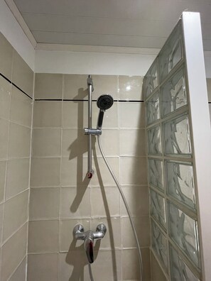 Shower - Apartment near the sea and Montpellier (Pignan)