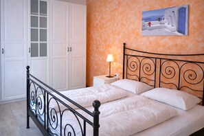 Villa - Detached Villa in Brezzo di Bedero (Brezzo di Bedero)