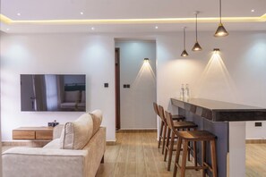 Interior - Modern 2BR Garden Home. BBQ . 10 min to Town / Sereni Homes (Arusha)