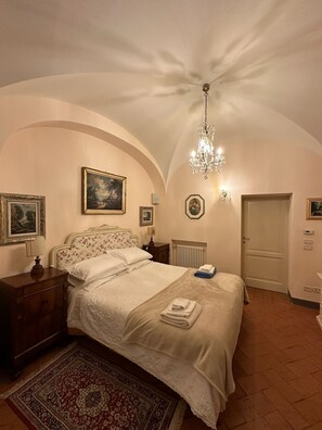Iron/ironing board, WiFi, bed sheets - The Beautiful Arch (Massa Marittima)