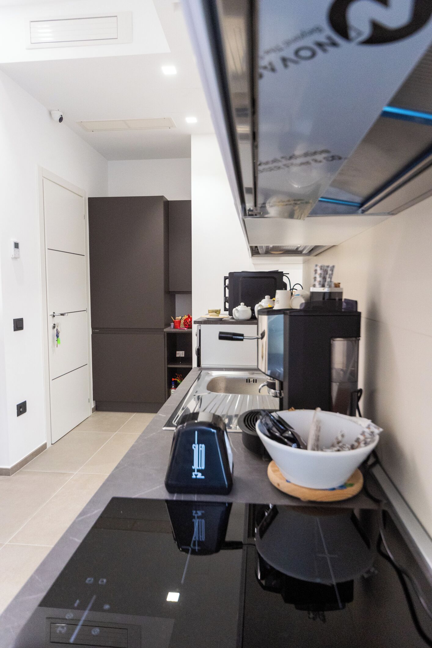 Microwave, espresso maker