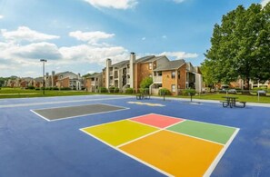 Sports court - Spacious 2-bedroom near downtown Nashville (Nashville)
