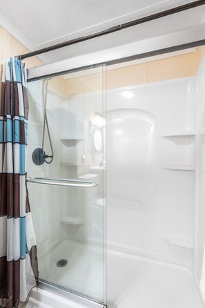 Hair dryer, towels, soap, shampoo - Price Break! Walk to the beach and resturants! (Santa Rosa Beach)
