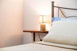 WiFi, bed sheets - Apartment 'Pi Greco' with Shared Terrace, Wi-Fi, and Air Conditioning (Punta Secca)