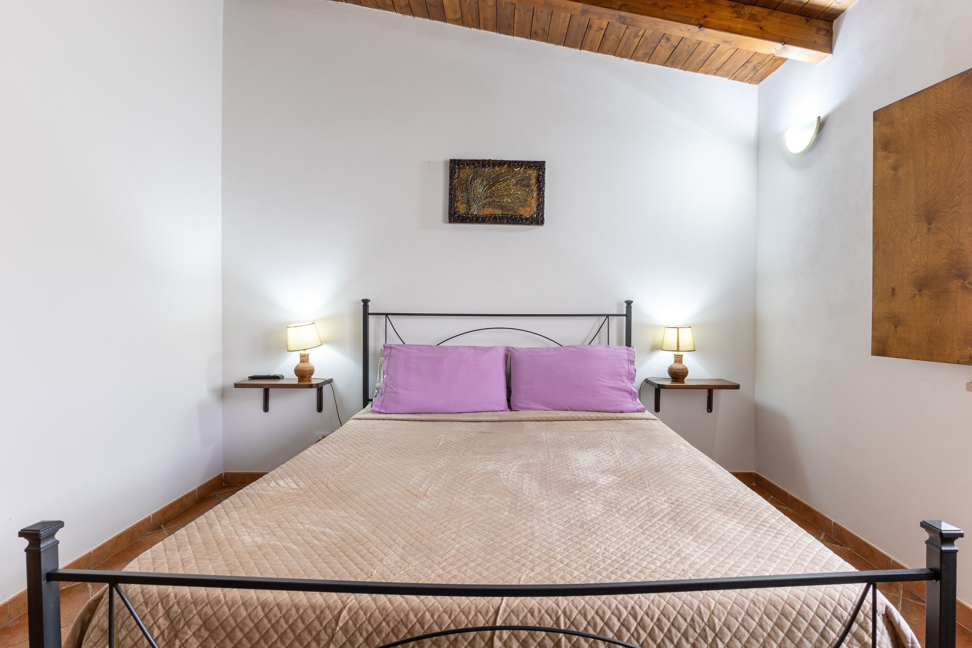 WiFi, bed sheets