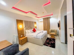 Comfort Room, City View