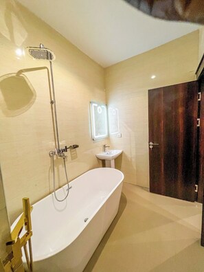 Comfort Room, City View | Bilik Mandi