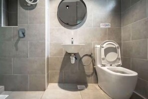 Bathroom - Cube 8teens by Nest Home (Tebrau)