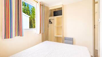Caja fuerte, wifi gratis, ropa de cama