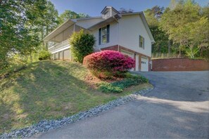 Exterior - Secluded, private oasis near Blue Ridge Parkway (Weaverville)