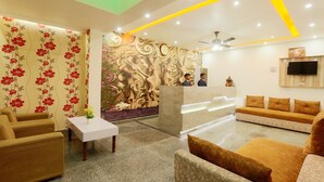 Living area - Hotel Popular Suites (New Delhi)
