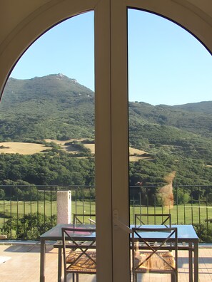 Dining - Bed and Breakfast 'Matisse - U Pianarellu' with Sea View, Wi-Fi and Air Conditioning (Olmeto)