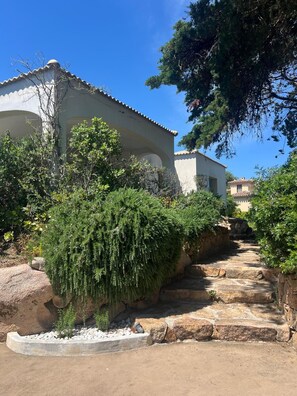Property grounds - Vrbo Property (Pittulongu)