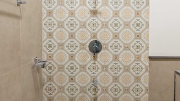 Suite | Bathroom