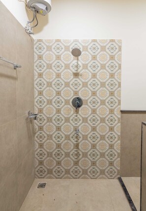 Bathroom - Hotel Lakshmi Grand (Kumbakonam)