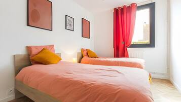 Iron/ironing board, WiFi, bed sheets