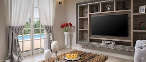Fernseher, Kamin