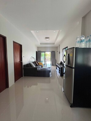 Ảnh chưa phân loại, 4 trong số 28 ảnh, nút
