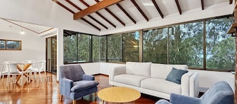 Peaceful 3-Bed Stay Near the Coast