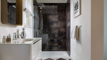 Shower, towels