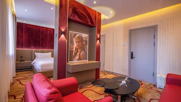 Quarto casal luxo | Escrivaninha, Wi-Fi de cortesia
