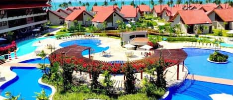 6 hồ bơi ngoài trời