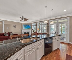 Interior - 3 Bedrooms, 1 Flex Room, 3½ Bathrooms!  Pet Friendly!<br>LOCATED IN THE WATERWAYS!  Community Pool, Co (Huddleston)