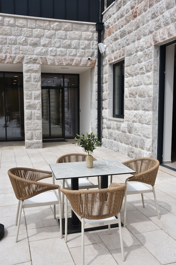 Outdoor dining - Hotel Dom (Studenci)