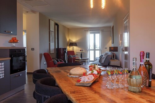 Casa di Carma 10 Guest Home with Pool