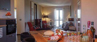 Casa di Carma 10 Guest Home with Pool