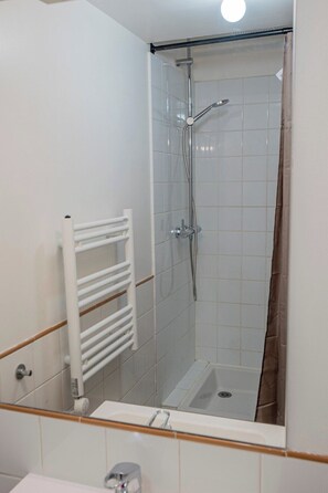 Bathroom - Esprit marin -T2 au cœur de Toulon (Toulon)