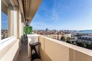 Property grounds - Magnifique appartement climatisé vue mer (Toulon)