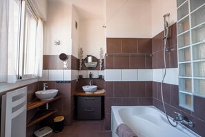 Hair dryer - Le Panorama-CLIM-WIFI (Toulon)