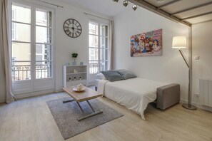 Iron/ironing board, WiFi, bed sheets - Grand studio mezzanine/Proche port/Clim/Wi-Fi (TOULON)