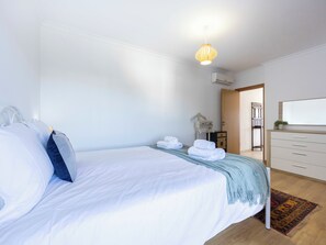 Iron/ironing board, WiFi, bed sheets - Zeca Apartment - in Tavira (Tavira)